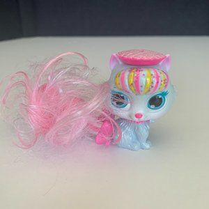 Disney Palace Pets Slipper Cinderella’s Kitty Figure Pink/Blue Furry Tail Cake t